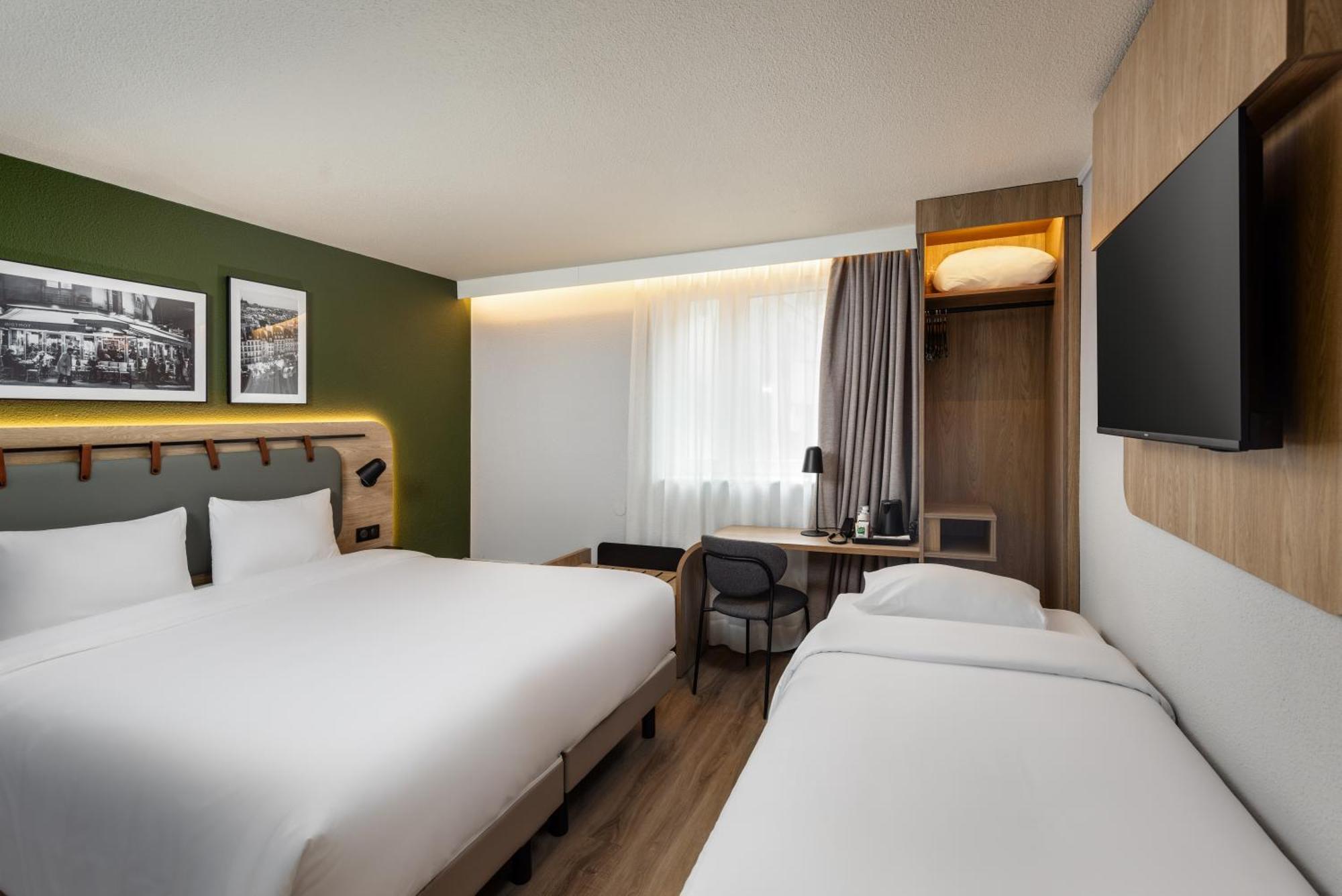 Campanile Paris Est -